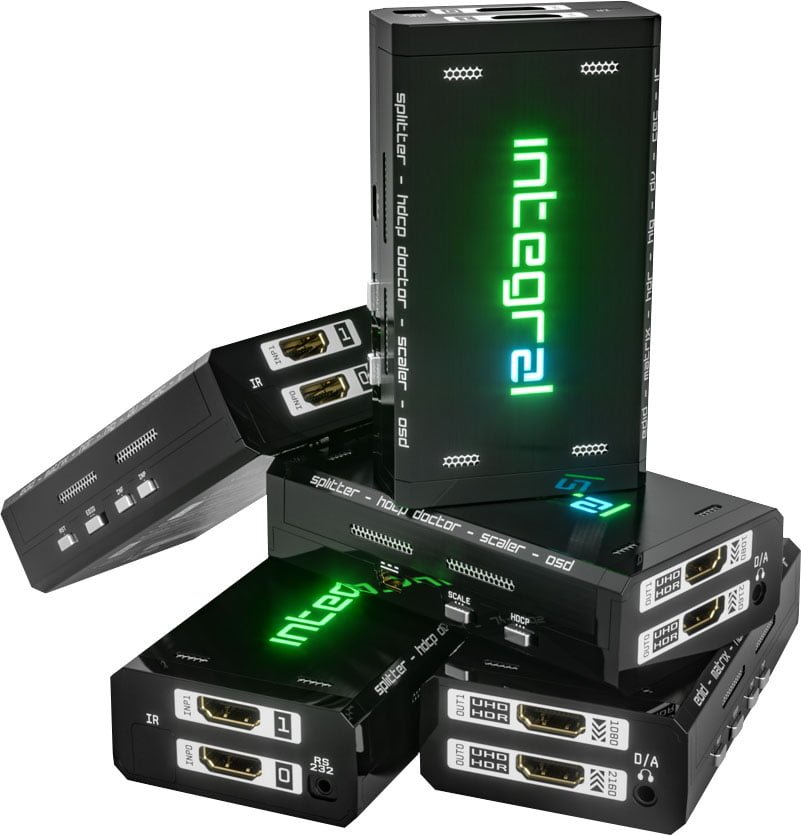 Několik kusů HDfury Integral 2 vedle sebe